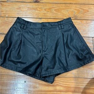 (904) SKORT PLEATHER FREE PEOPLE